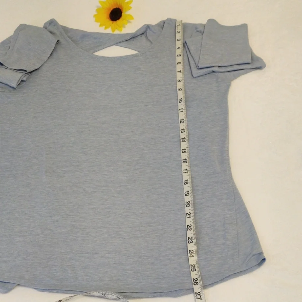 Athleta. Women's Light Gray Top - Picture 9 of 9